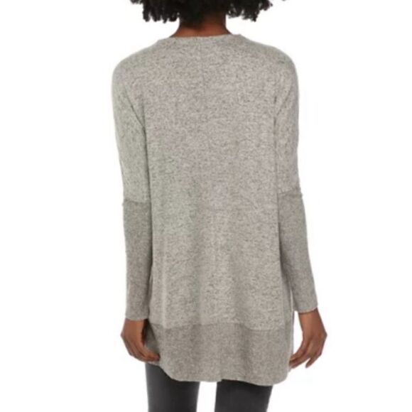 Chance Or Fate Hacci V Neck Tunic Sweater Gray - Picture 4 of 9